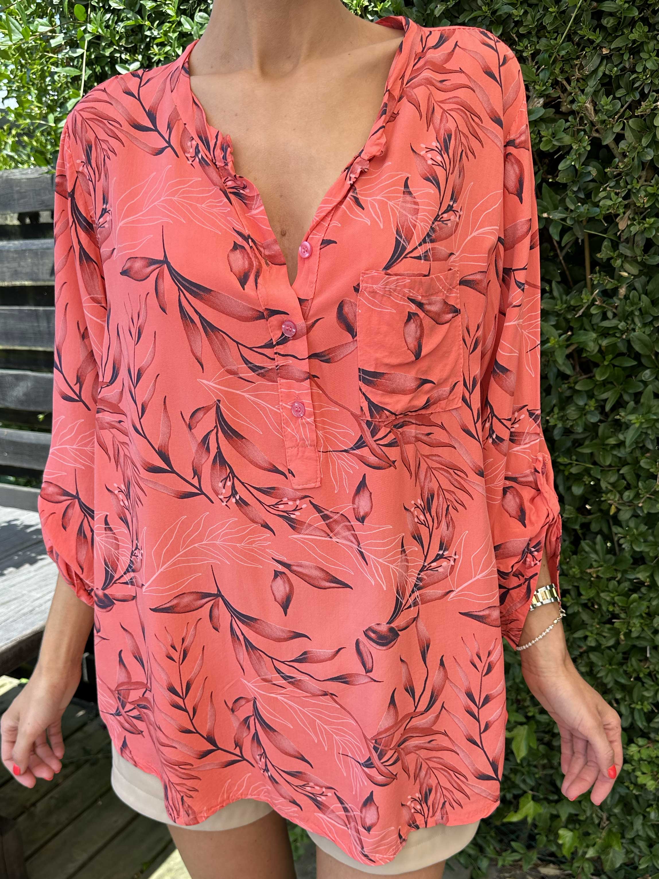 Sne - Fin skjorte i bomuld med blad motiver